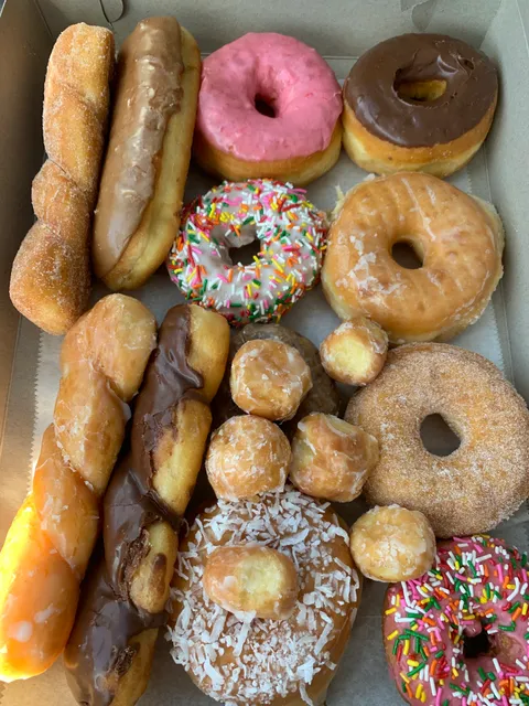 Dey's Donuts & Croissants