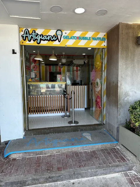 Artigiani Gelato & Bubble Waffles