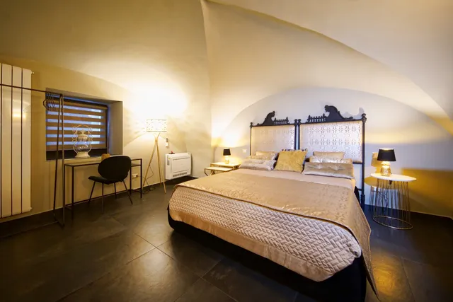 Home dentro il teatro