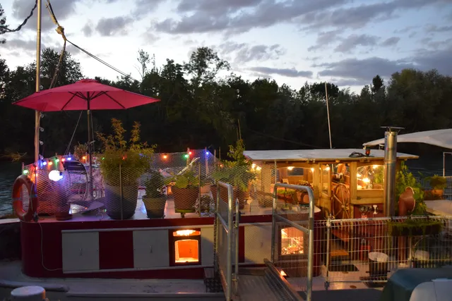 Barge House Marboré