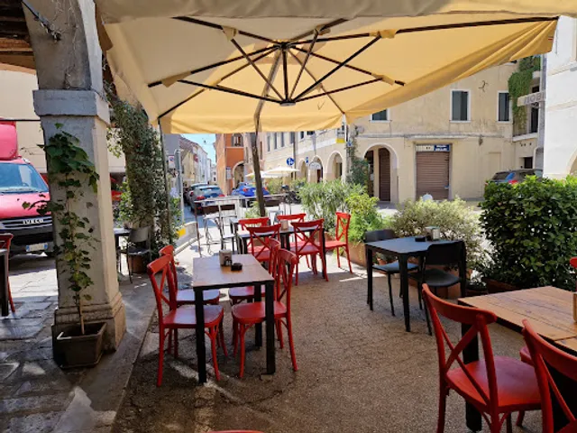 Tavernetta Butterfly