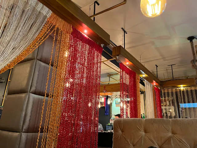 Yummy Tummy (Restaurant & Bar)