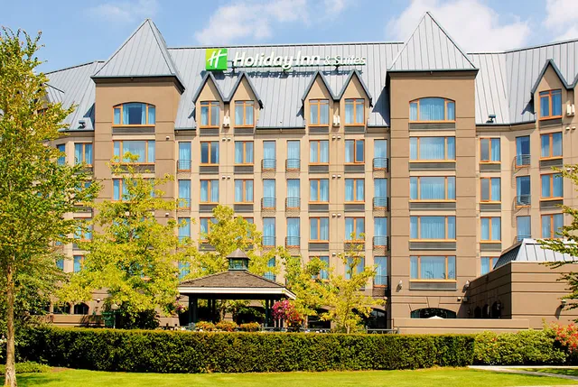 Holiday Inn & Suites North Vancouver