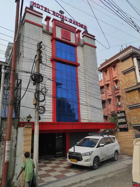 OYO 25007 Hotel Royal Garden