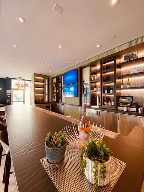 Watercraft Market Lounge