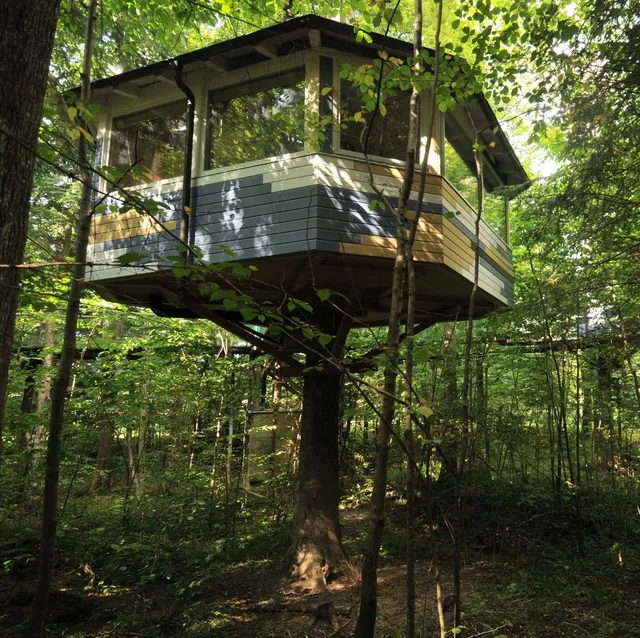 Cabanes perchées Les Nids