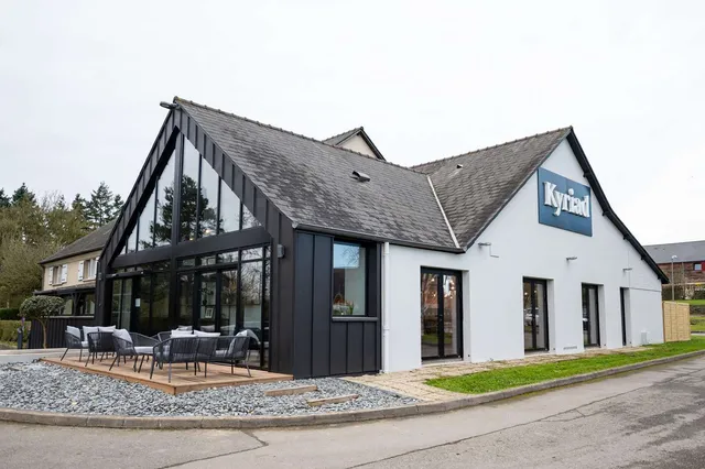 Hôtel Restaurant Kyriad Laval