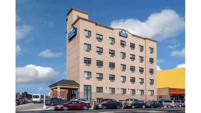Days Inn & Suites by Wyndham Jamaica JFK Airport