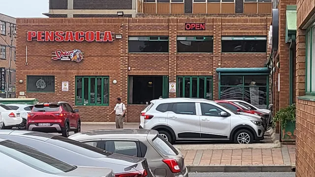 Pensacola Spur Halaal