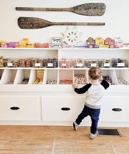 Gumdrops & Lollipops Candy & Ice Cream