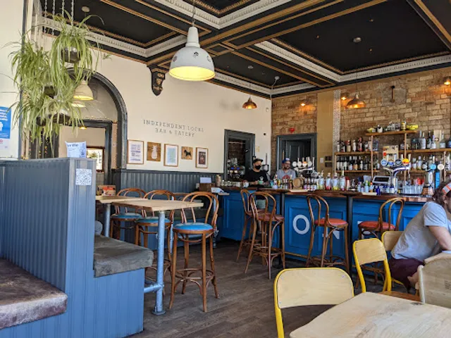 One Canon, Public Hoose