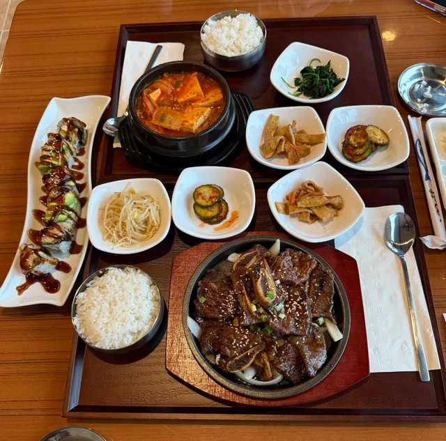 MANNA K-food & Sushi