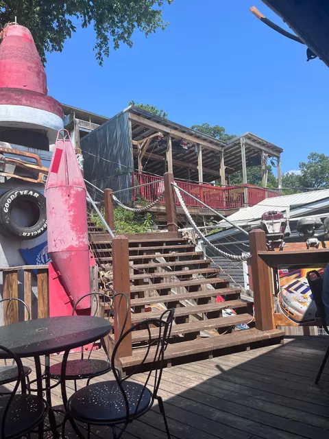 3rd Chute Bar & Grill