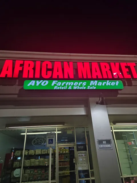 Lola's Farmers Market