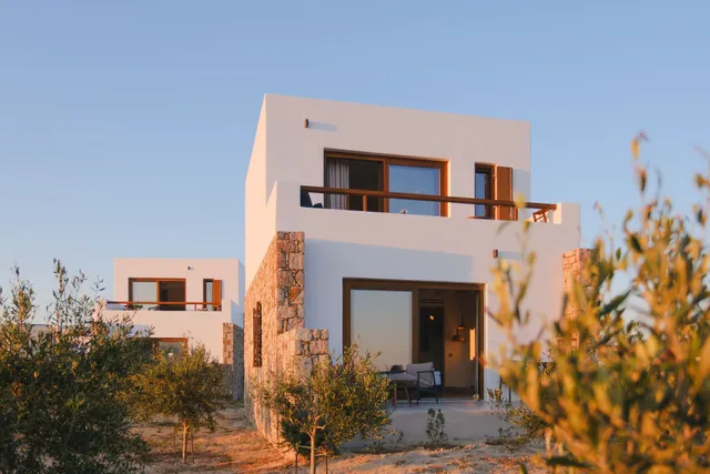 ROOTS Nature Living Milos