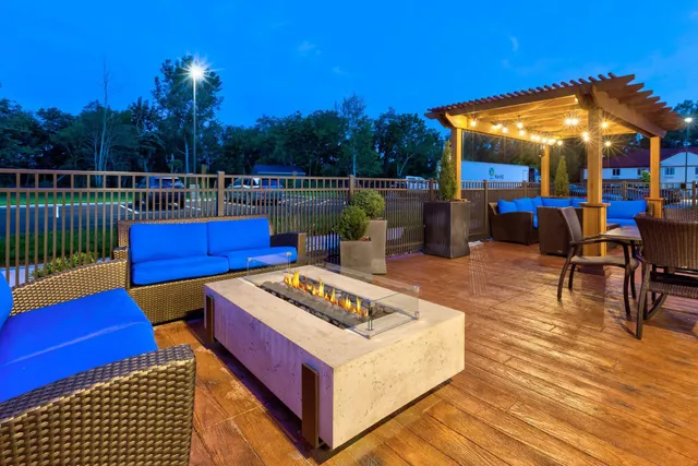 Holiday Inn Express & Suites Milan – Sandusky Area by IHG