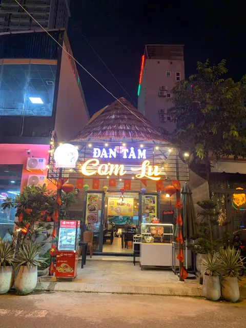 Cơm lu Đan Tâm Seaview