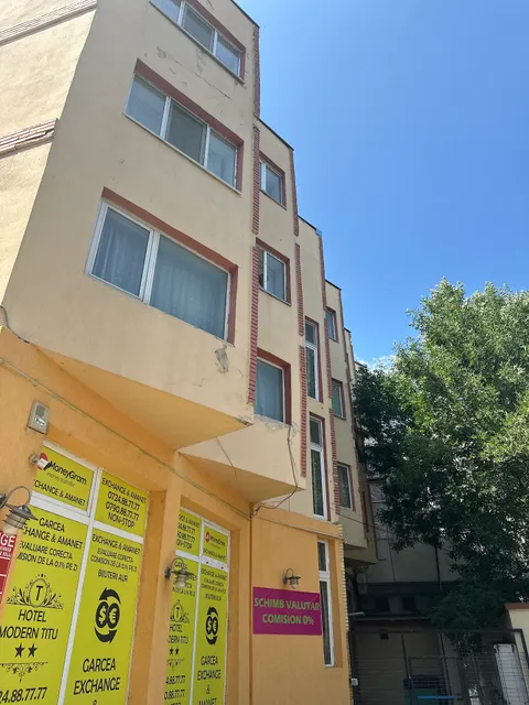 Hotel MODERN / Imobiliare Garcea Titu