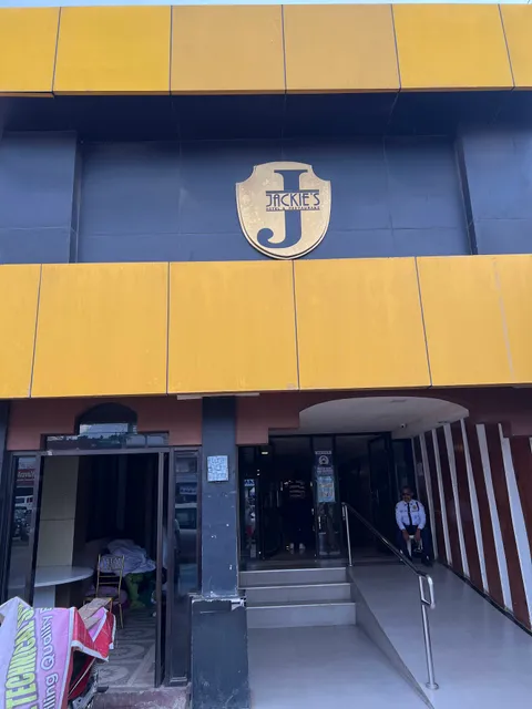 RedDoorz @ Jackie’s Hotel & Restaurant