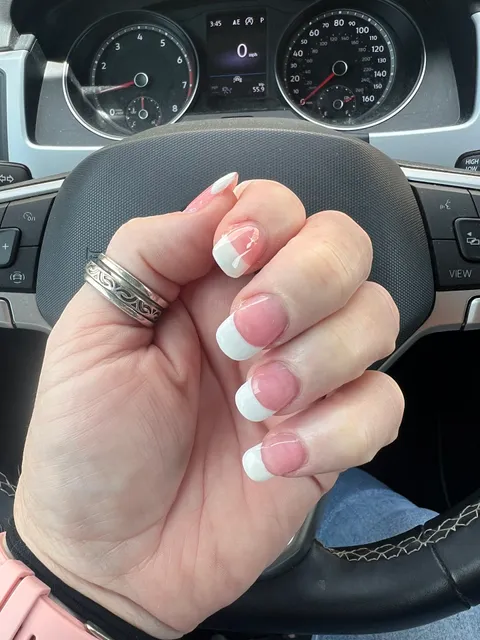 Emilia’s Nails and Spa