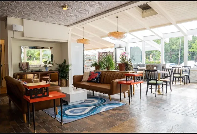 Oiseau Bleu Marché Café