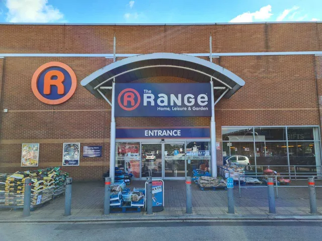 The Range, Reading