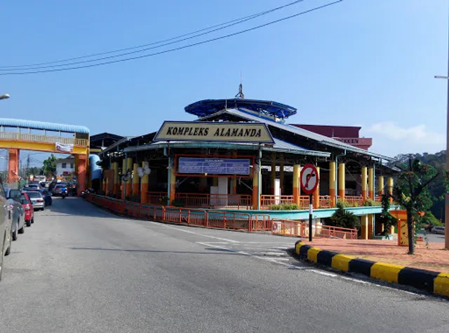 Medan Selera Cina Kuala Lipis, Kompleks Alamanda