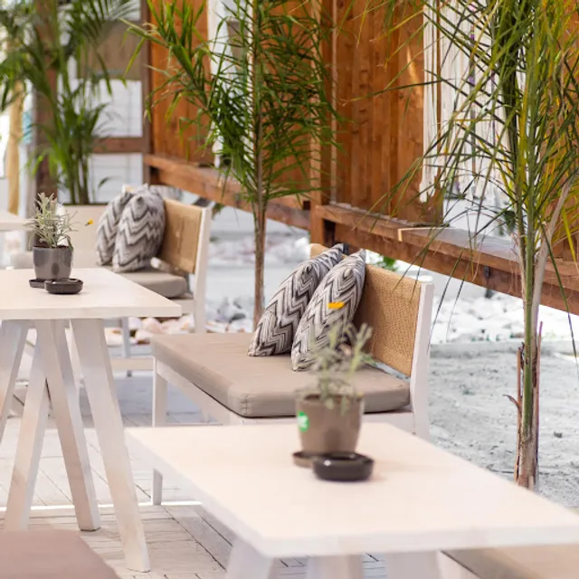 Leuki Ammos Beach bar