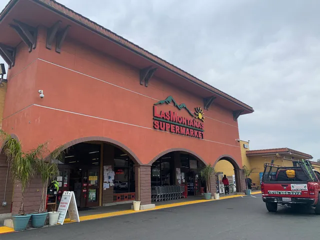 Las Montañas Supermarket