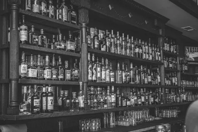 Wooden Nickel Pub - Hillsborough