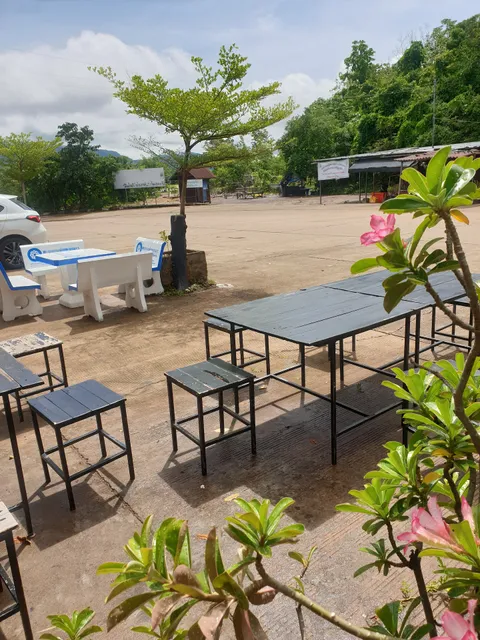 phousa lao coffee shop and restaurant