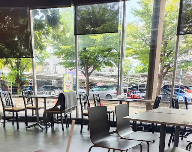 KFC Big C Lamlukka K.4