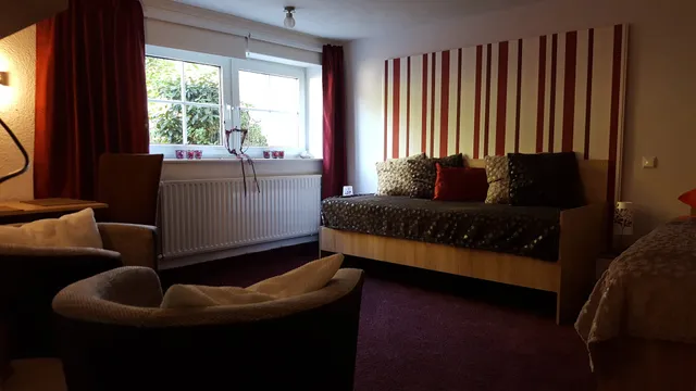 Neheim Gästehaus, Pension und Ferienwohnung