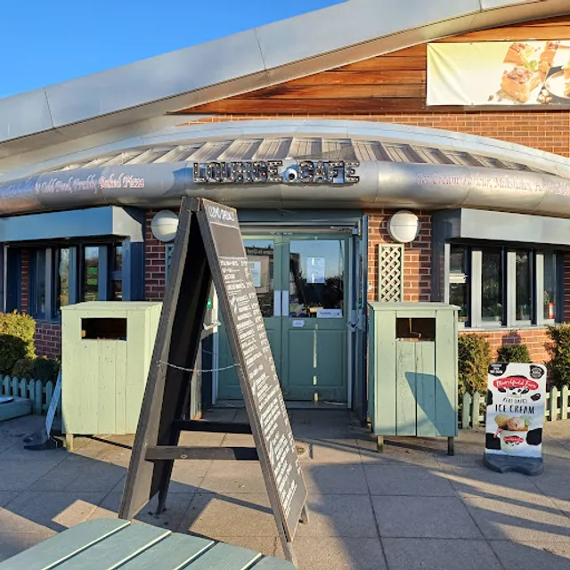 Lloyd Park Lounge Café