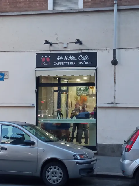 Mr & Mrs Cafè