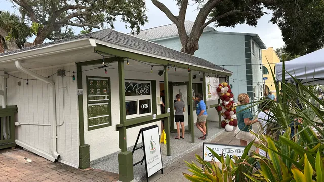 V-Roll Vietnamese Rolls & Bowls