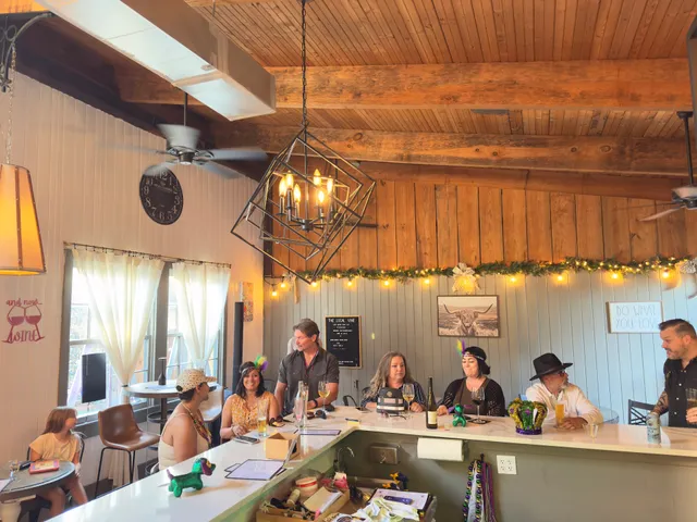 The Local Vine Salado