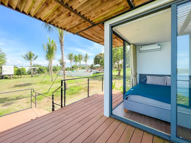 The Lake House - Retreat and watersports