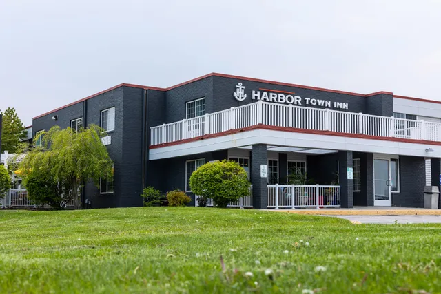 Harbor Town Inn
