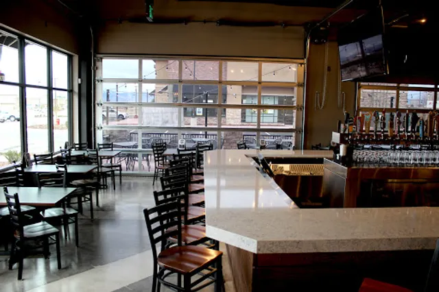 Parry's Pizzeria & Taphouse