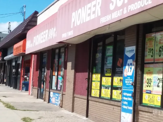 Glorias Sun Fish Market