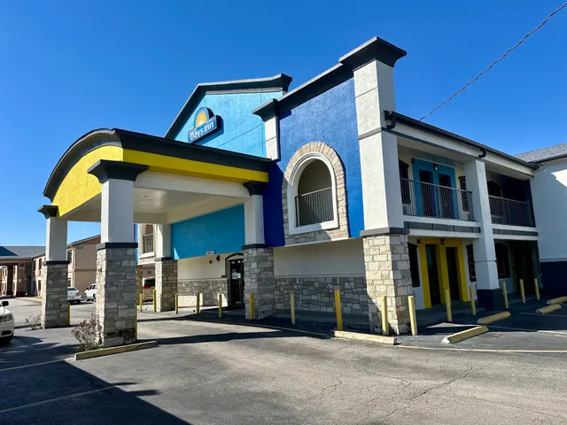 Days Inn by Wyndham Houston East