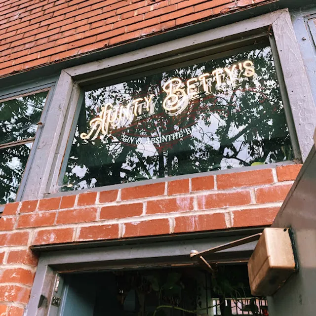 Aunty Betty's Gin and Absinthe Bar