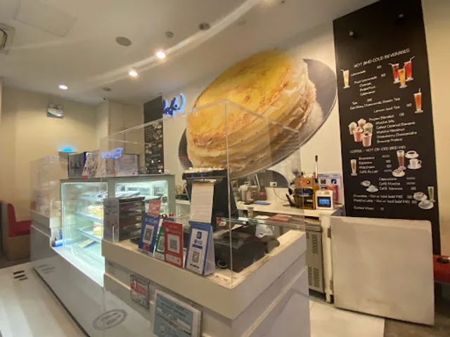 Paper Moon Boutique and Cafe