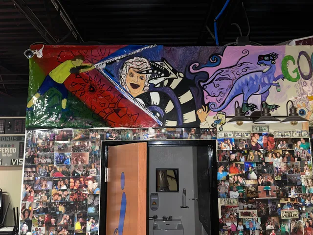 Mickey's Bar And Grill