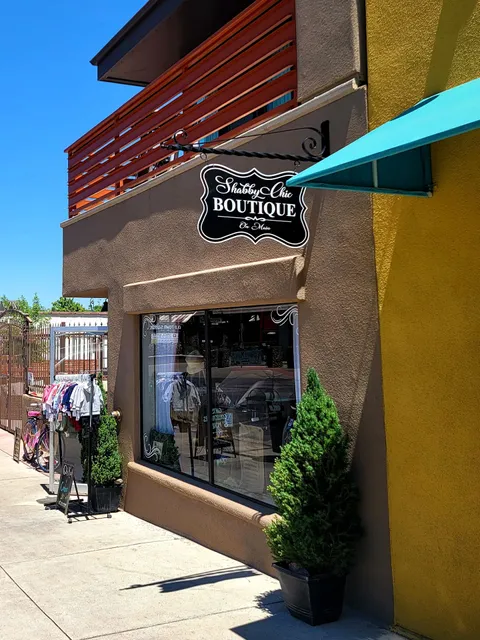 Shabby Chic Boutique on Main