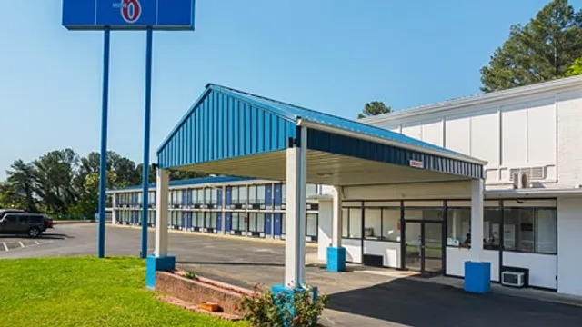 Motel 6 Cleveland, TN