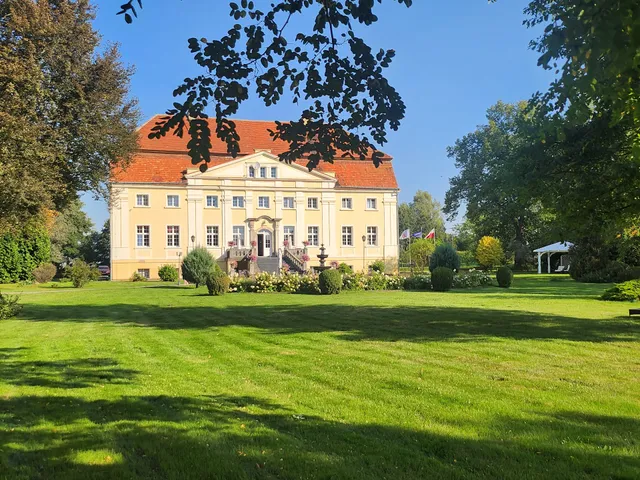 Pałac Henryków - Schloss Sprottischdorf