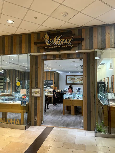 Maxi Hawaiian Jewelry