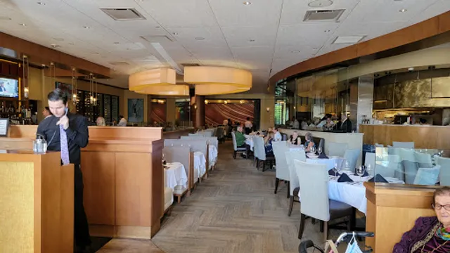 Fleming’s Prime Steakhouse & Wine Bar